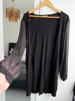Elegante Lange Strickjacke mit Tüll-Ärmeln Schwarz Berlin - Reinickendorf Vorschau