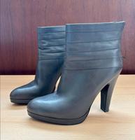 5th Avenue Cindy Crawford Stiefeletten Leder grau Gr. 39 Berlin - Spandau Vorschau