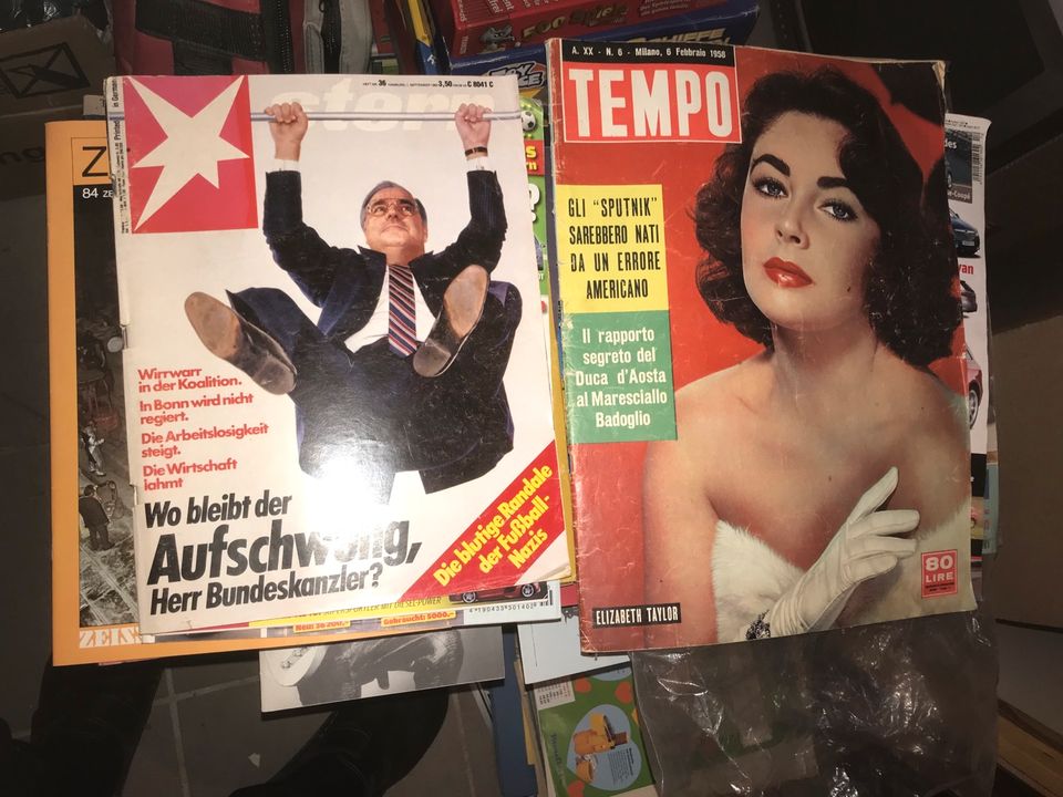 Alte Musikzeitschriften Reklame Bücher u.v.m siehe Fotos in Großostheim