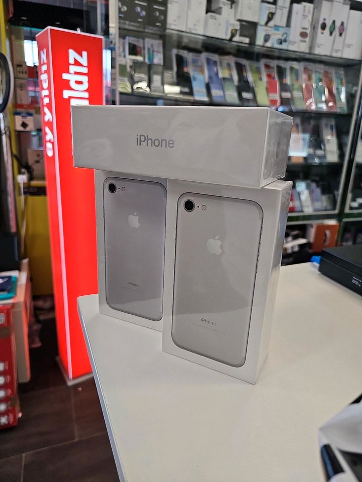 IPhone 7 32GB in White Neu Ungeöffnet IN ANGEBOT FÜR 149€ in Frankfurt am Main