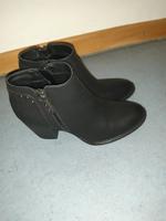 Pumps Absatzschuhe Absatzstiefeletten schwarz Hessen - Wiesbaden Vorschau