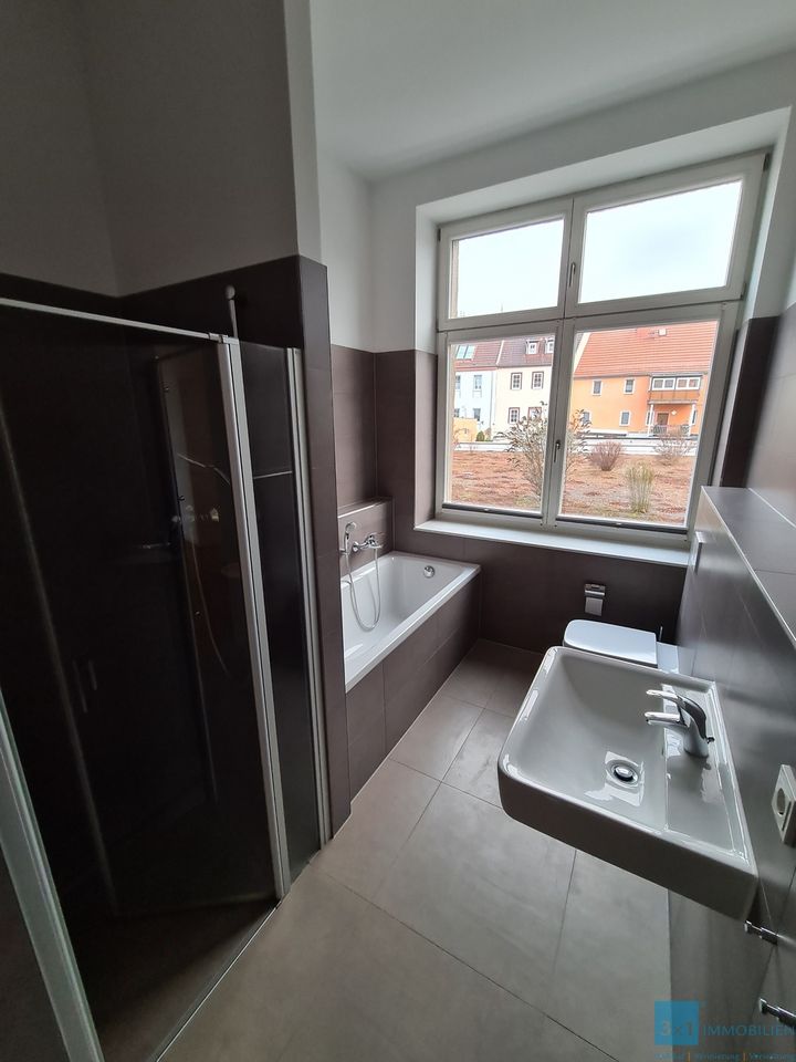 Hochwertige 2-Raum-Eigentumswohnung mit Tiefgaragenstellplatz, Terrasse und Balkon in bester Lage! in Erfurt