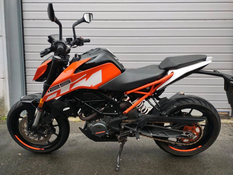 KTM Duke 125 in Reuth