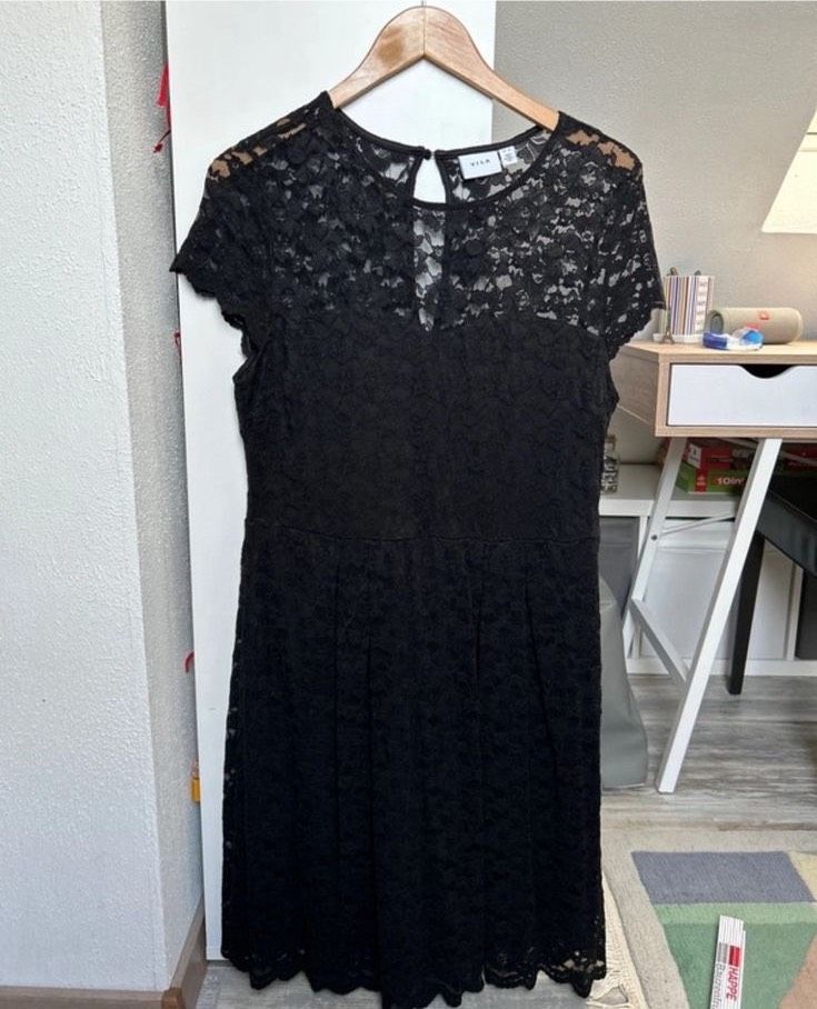 Kleid festlich schwarz von Vila Gr. 42 in Oyten