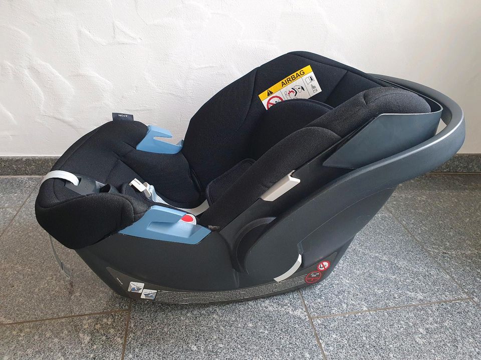 Babysitz Cybex inkl. Base-fix in Schwalbach