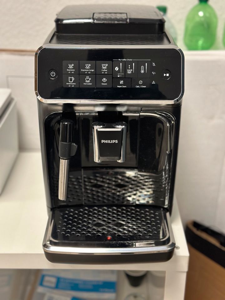 Philips LatteGo EP3221/40 Kaffeevollautomat Kaffeemaschine in Hanau