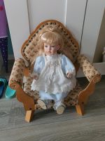 Puppe auf Sofa (alt) Brandenburg - Gosen Vorschau