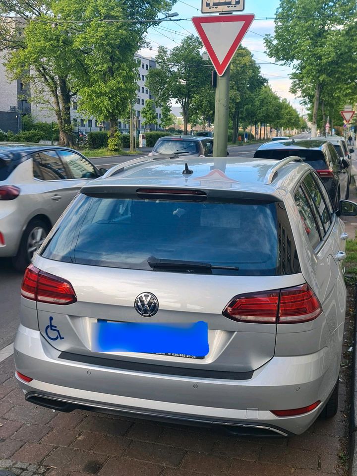 Volkswagen Golf VII Variant Join AUTOM+NAVI... in Berlin