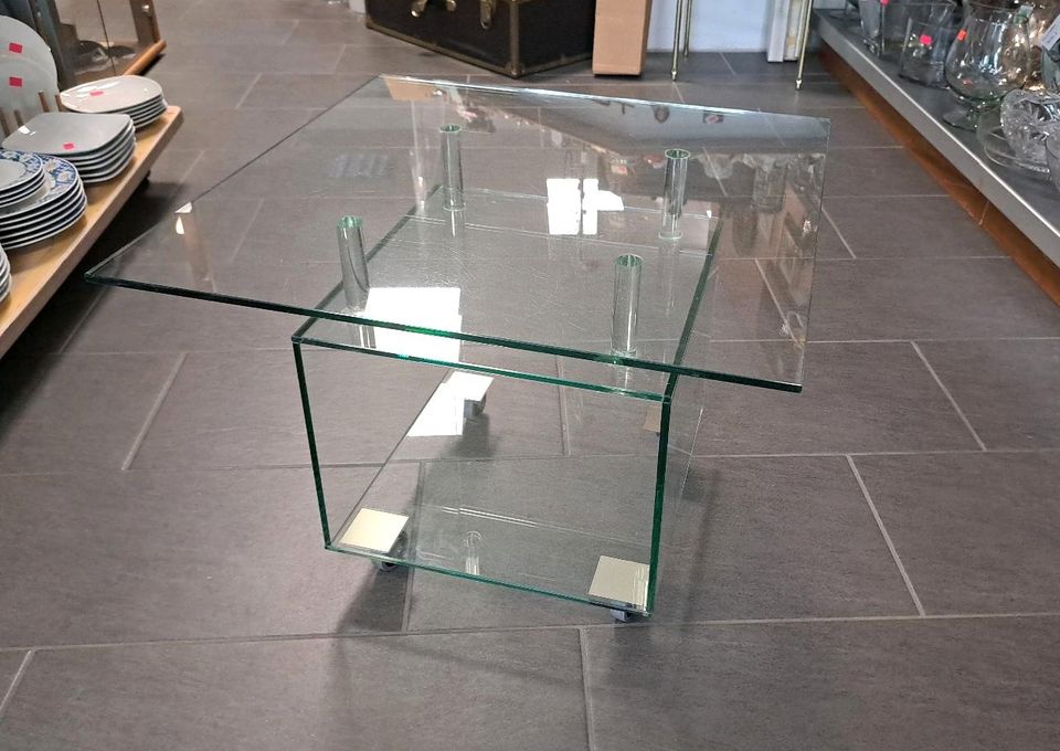 Glastisch auf Rollen 60 x 60 Höhe 46,5 cm in Waldkraiburg