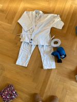 Karate Adidas Anzug Kinder 122 128 130 kwon Boxhandschuhe Berlin - Zehlendorf Vorschau