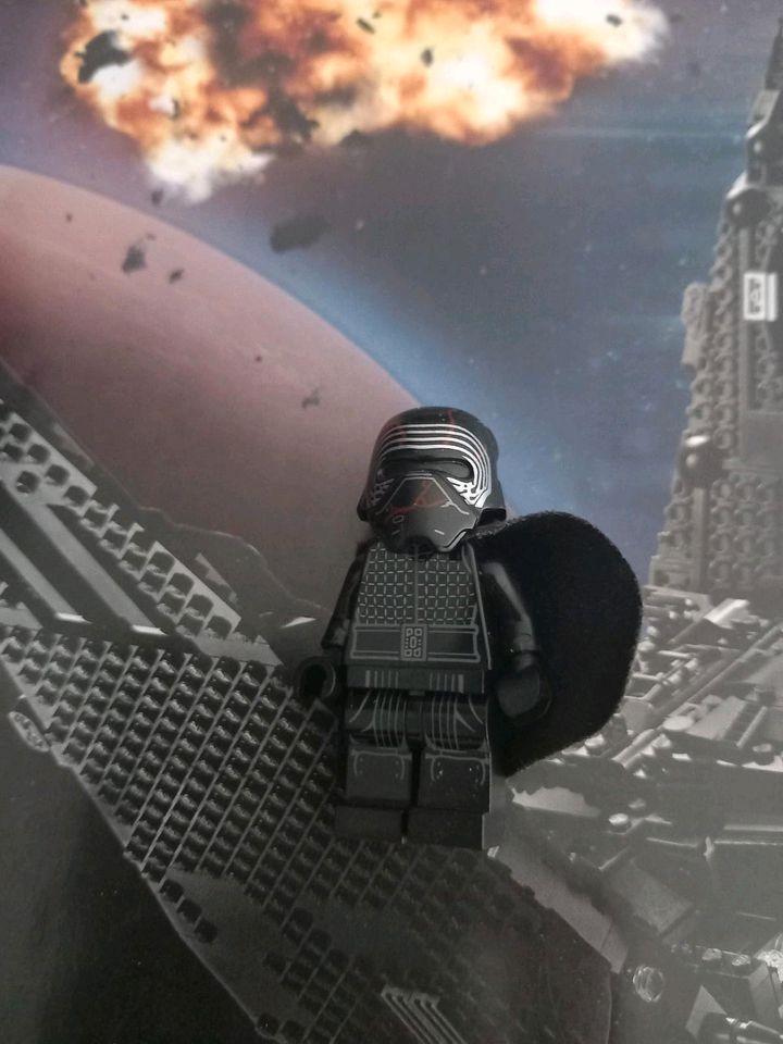 Lego Star Wars Kylo Ren Shuttle in Aurich