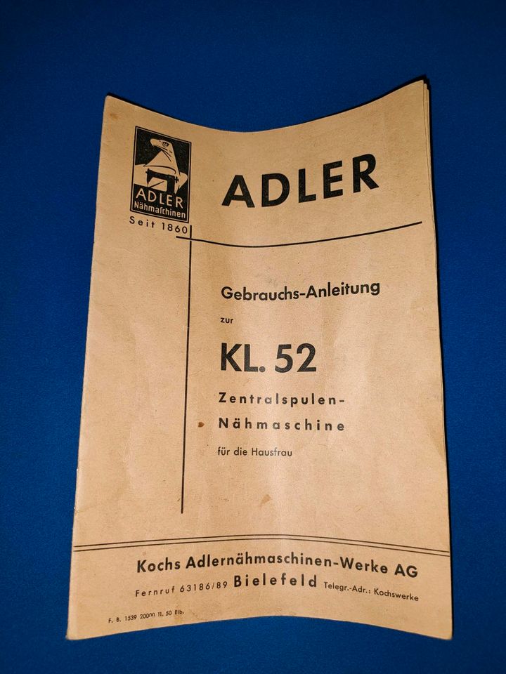 Adler Nähmaschine KL. 52 mit Schrank/Tisch u. Gebrauchsanleitung in Bayreuth