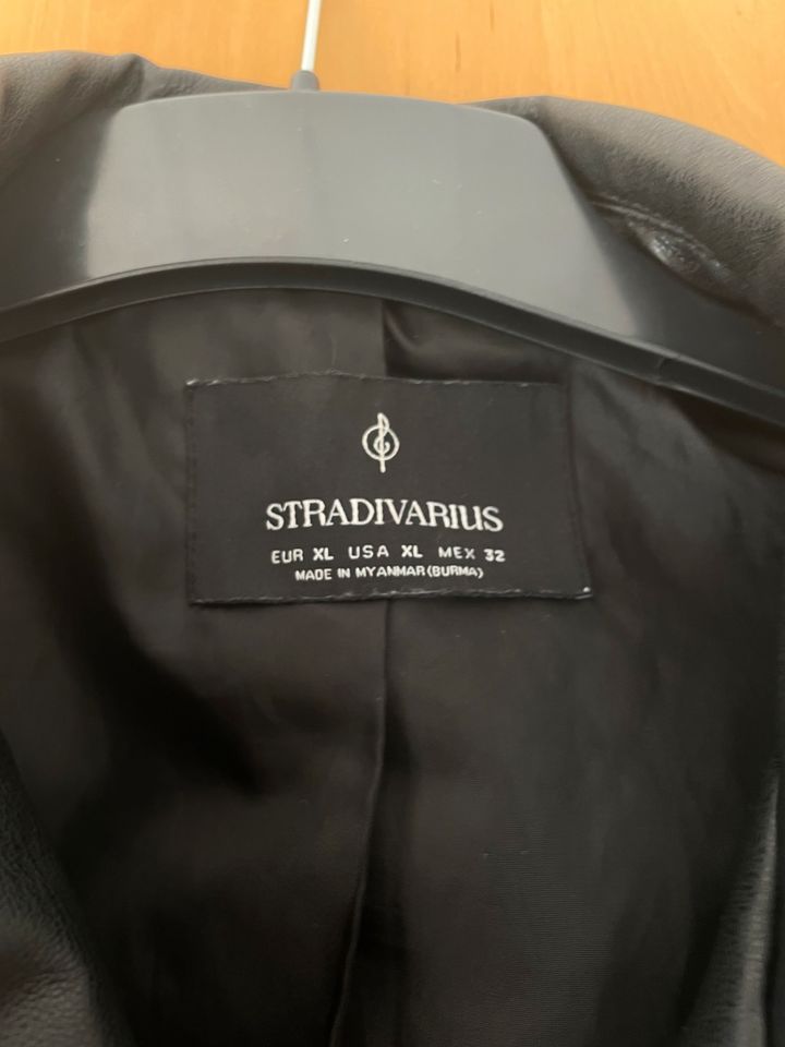 Lederjacke Stradivarius in Leutenbach