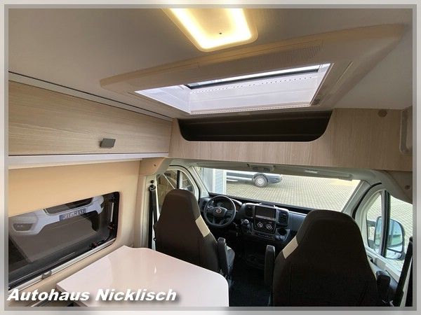Wohnmobil MIETEN Kastenwagen V217 für 2 Personen mit Längsbett in Riesa