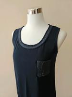 Dunkelblaues Top mit Brusttasche Pailetten Rundhals Viskose S/M Nordrhein-Westfalen - Uedem Vorschau