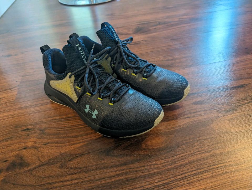 UNDER ARMOUR HOVR RISE 4 in Stuttgart