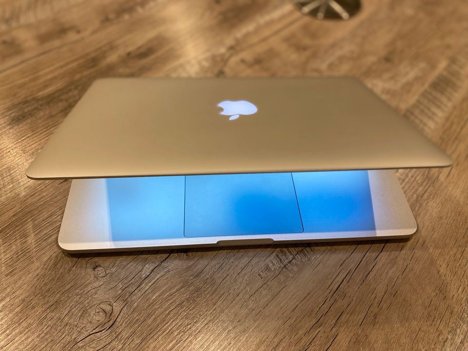 MacBook Pro 13“ mit  256 GB SSD Anfang 2015 Intel Core i5, in Strausberg