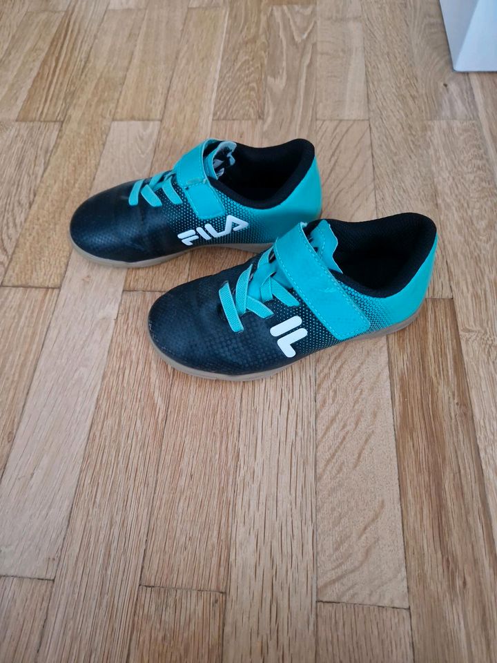 Fußball Hallenschuh Gr 29 in Chemnitz