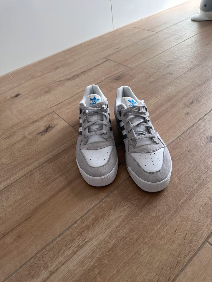 Adidas Rivalry Schuhe grau - Größe 45 1/3 (fallen kleiner aus=44) in Nörvenich