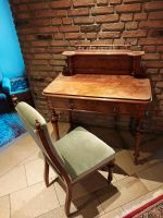 Kleiner antiker Sekretär Schreibtisch mit Stuhl Niedersachsen - Lingen (Ems) Vorschau