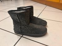 Alive Mädchen-Stiefel Boots Gr. 36 grau-silber mit Sternmotiv Nordrhein-Westfalen - Mechernich Vorschau