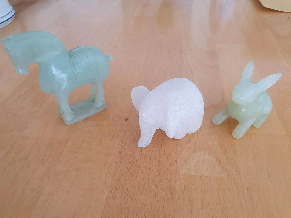 Figuren Jade, grün und weiß, Pferd, Elefant, Hase in Rheinberg