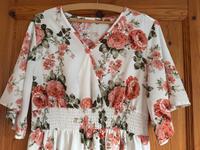 Kleid mit Rosendruck Gr. L Bad Doberan - Landkreis - Graal-Müritz Vorschau