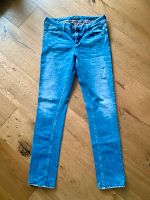 2er Set Damenjeans blau GUESS & ZARA Größe 29 / S Niedersachsen - Oldenburg Vorschau