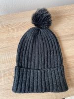 Schwarz grau Mütze Damen, Winter, H&M, Bommel, Wintermütze, Haube München - Ramersdorf-Perlach Vorschau