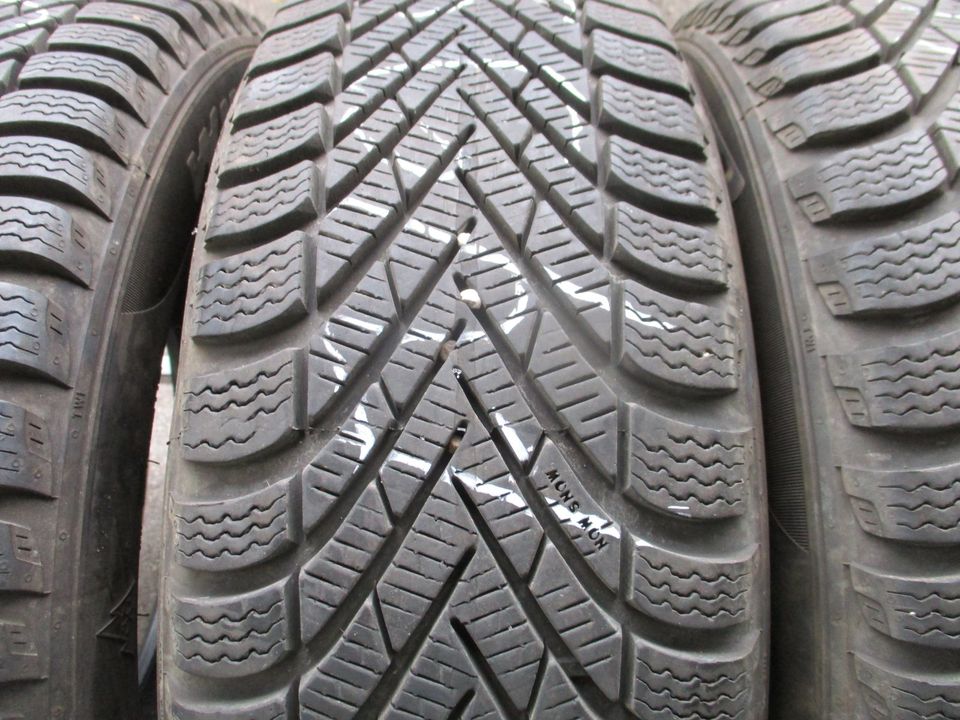 185 60 R15 88T Pirelli Cinturato Winter (Lager F495) in München