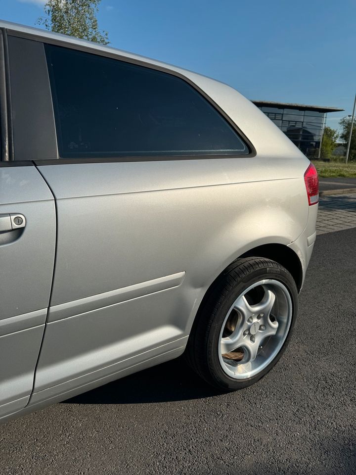 Audi A3 1.6 (BJ 09/2006) 179.000km Silber in Würzburg