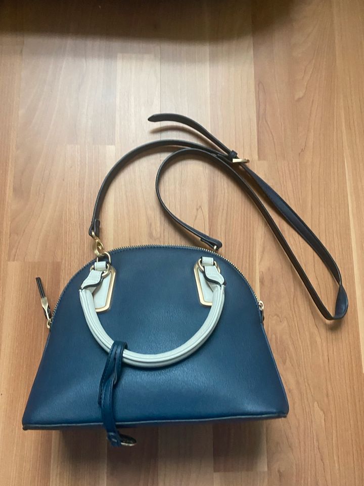 Carpisa blaue Handtasche (Penelope and Monica Cruz) in Mühlheim am Main