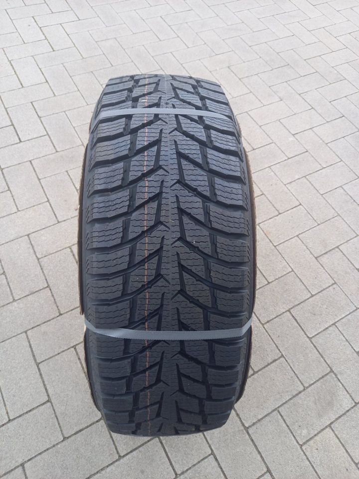 Nokian Reifen Snowproof C 215/65 R16C in Vollenborn