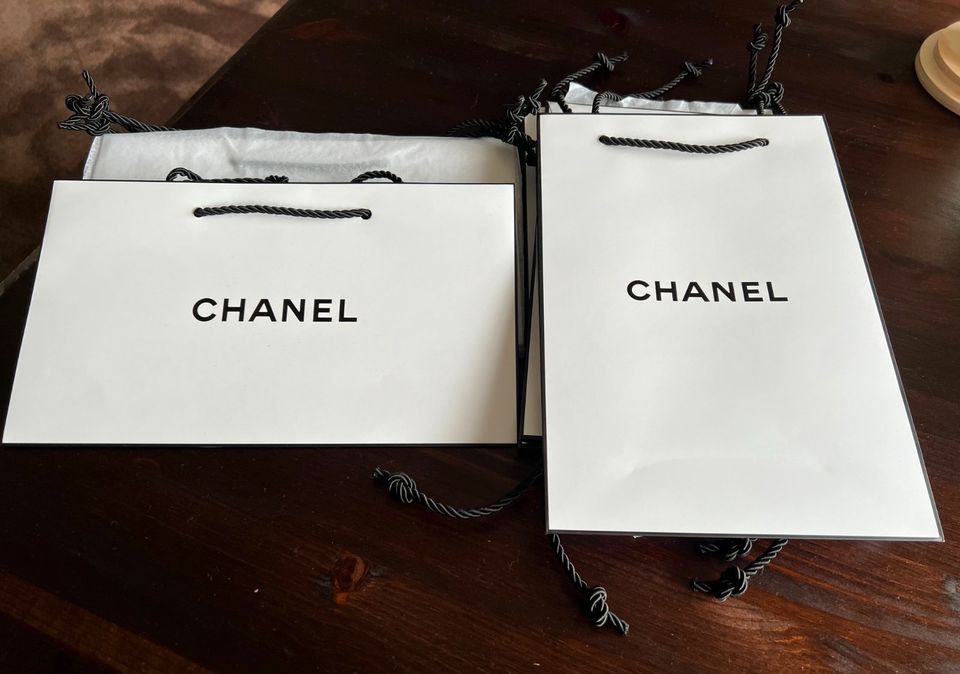 6 CHANEL Geschenkpapiertüten - Tasche, NEU in Bottrop