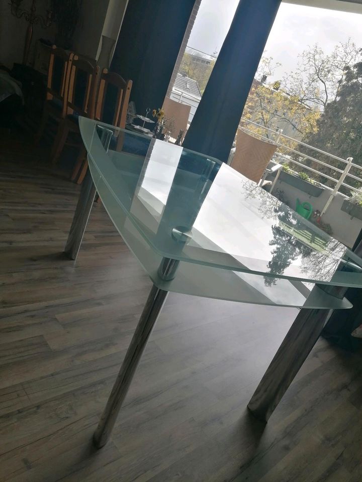 Glastisch mit Zwischenboden in Wesel