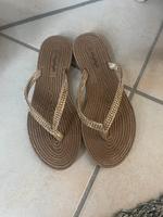 Flip Flop Sandalen  Sommerschuhe gold Gr. 38/39 Bayern - Deggendorf Vorschau