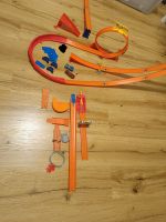 Hot wheels Bahn Super Track Pack plus Zubehör Thüringen - Bad Salzungen Vorschau