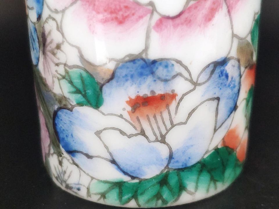 Alte chinesische Vase, China, H 12,5cm, ɸ 5,5cm, Famille rose,Top in Ulm