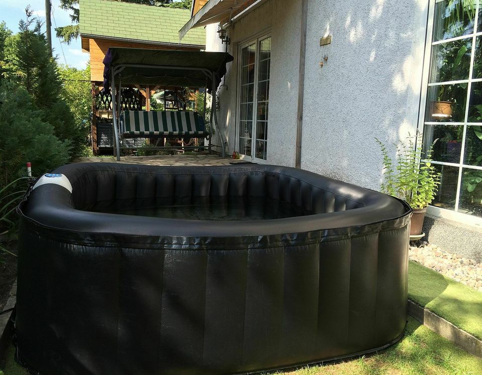 "PREMIUM Square Six" Whirlpool / Hot Tub mieten in Prötzel