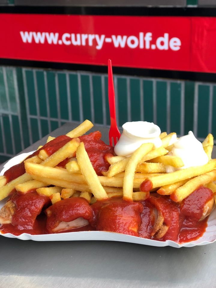 Currywurst Verkäufer:in (m/w/d) für Curry Wolf Berlin ab *EUR14* in Berlin