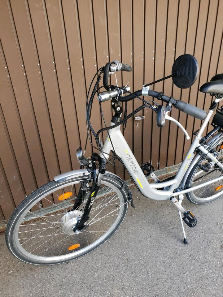 E-Bike, Marke: Gratia tiefer Einstieg, 28 Zoll, 7Gang, neuer Akku in Gachenbach