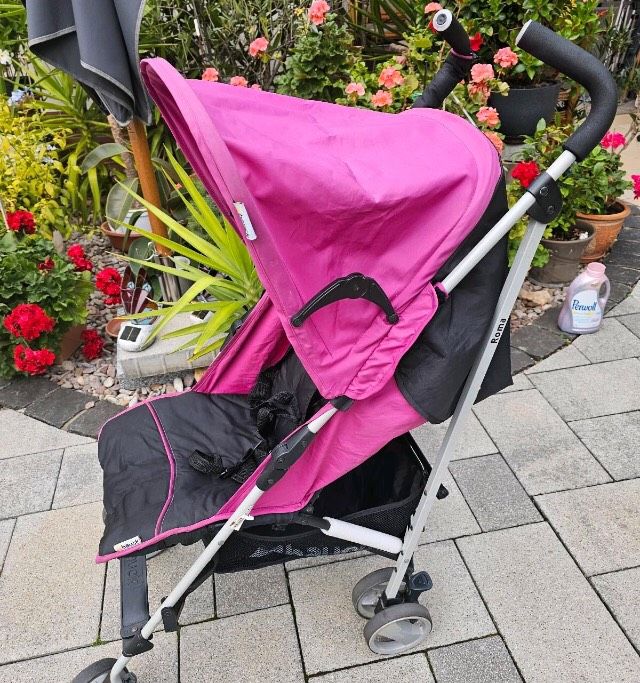 *Neuwertig* Hauck Buggy/Kinderwagen Roma T13 (Lila) in Berlin