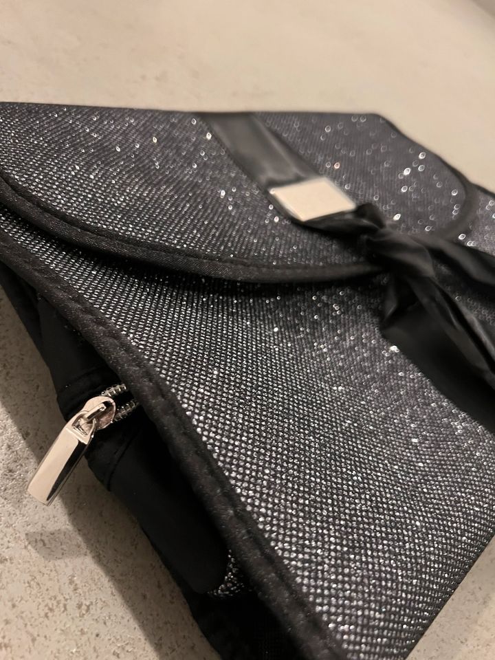 GHD Tasche für Glätteisen und Kosmetik in Wiesbaden