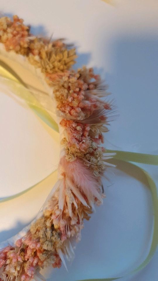 Haarkranz mit Trockenblumen in Garbsen