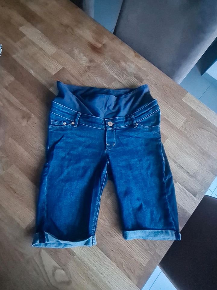 H&M Mama Jeansshort Gr.S/M Sommer Neuwertig in Sennfeld