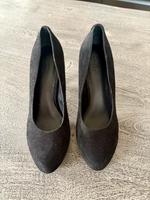 Lloyd Shoes Pumps Plateau 38 Wildleder schwarz NEU Leipzig - Probstheida Vorschau