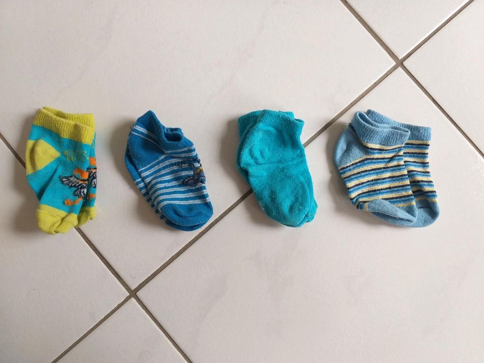 4 paar kurze Socken (74/80) in Troisdorf