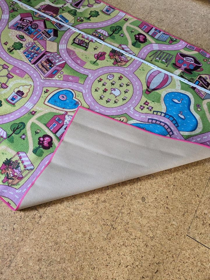 Kinderzimmer Teppich Straßenteppich 200x140 für Mädchen in Pink in Nobitz