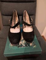 Trachtenpumps Schwarz NEU Gr. 38 Kr. Dachau - Dachau Vorschau