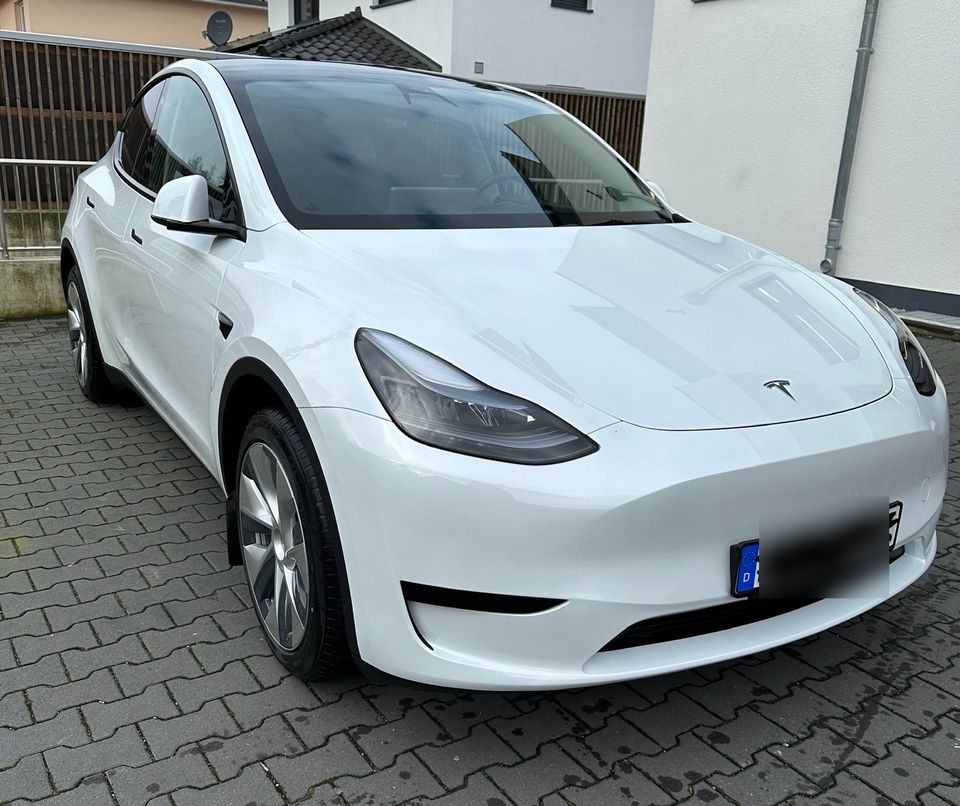 Tesla Model Y RWD MATRIX LED in Paderborn